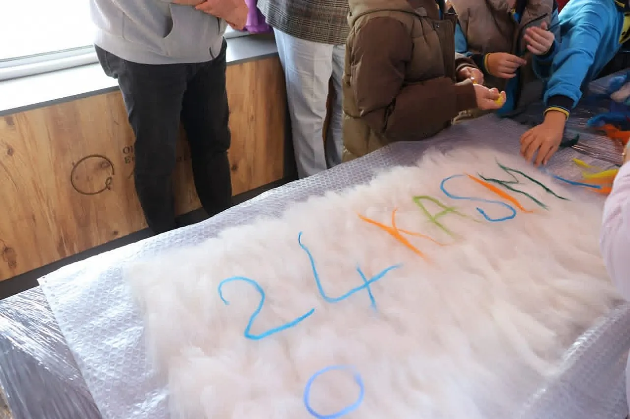 Selçuklu İlkokulu Öğrencilerinden Öğretmenlerine El Emeği Hediye