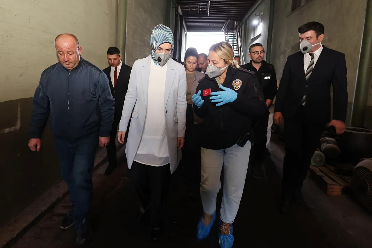 Vali Yiğitbaşı Patlamanın Olduğu Fabrikada: Süreç Titizlikle Takip Ediliyor