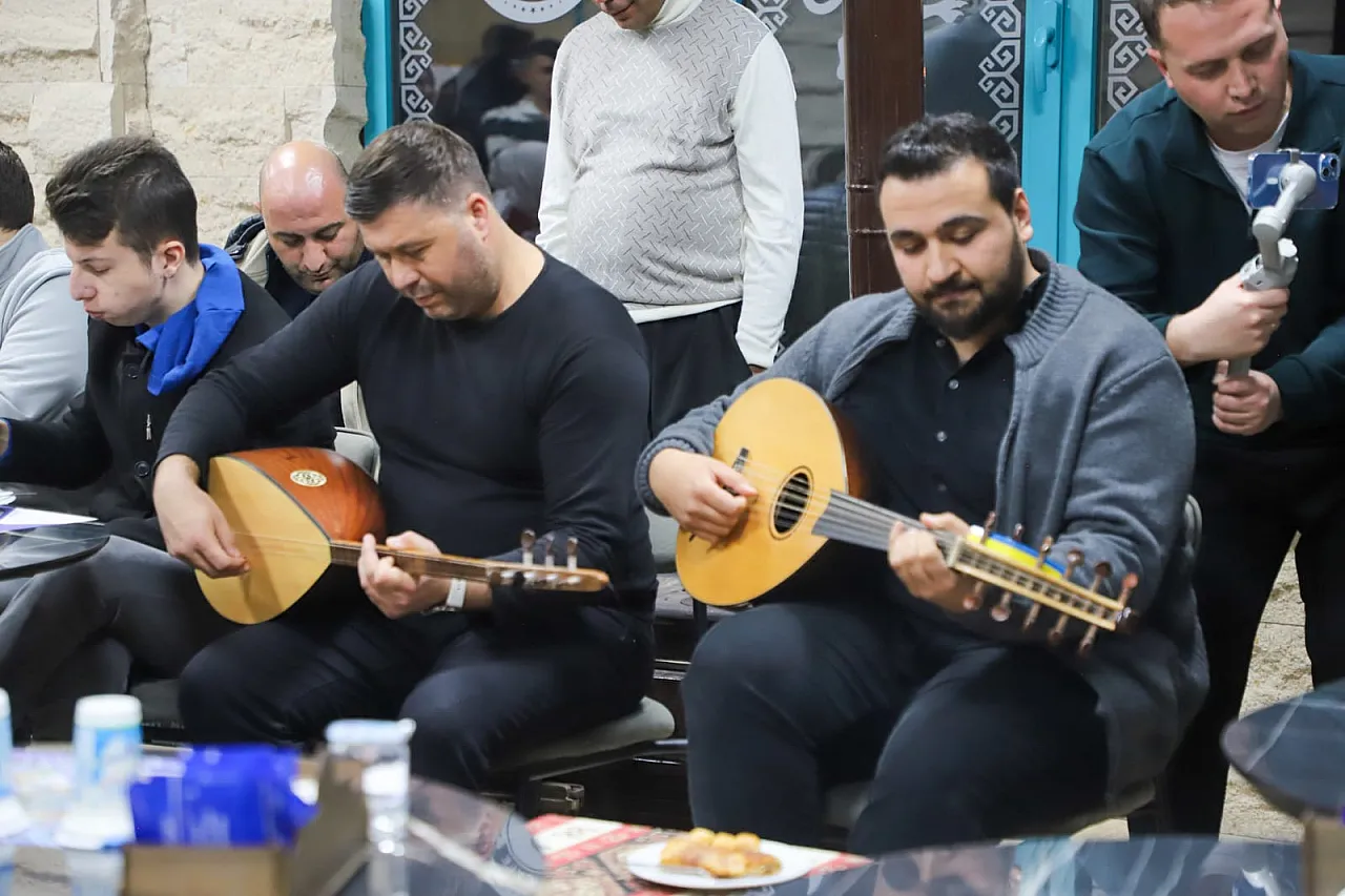 Frig Vadisi'nde Sıra Dışı Buluşma: Gece Yarısına Kadar Eğlendiler