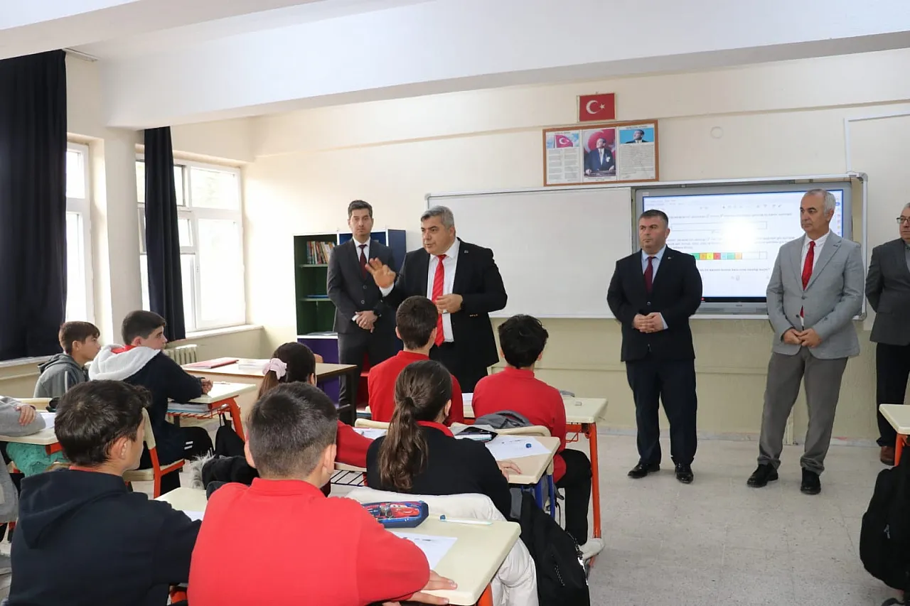 Müdür Sünnetci'den Öğrencilere: Kadim Kültürü Geleceğe Taşıyacaksınız