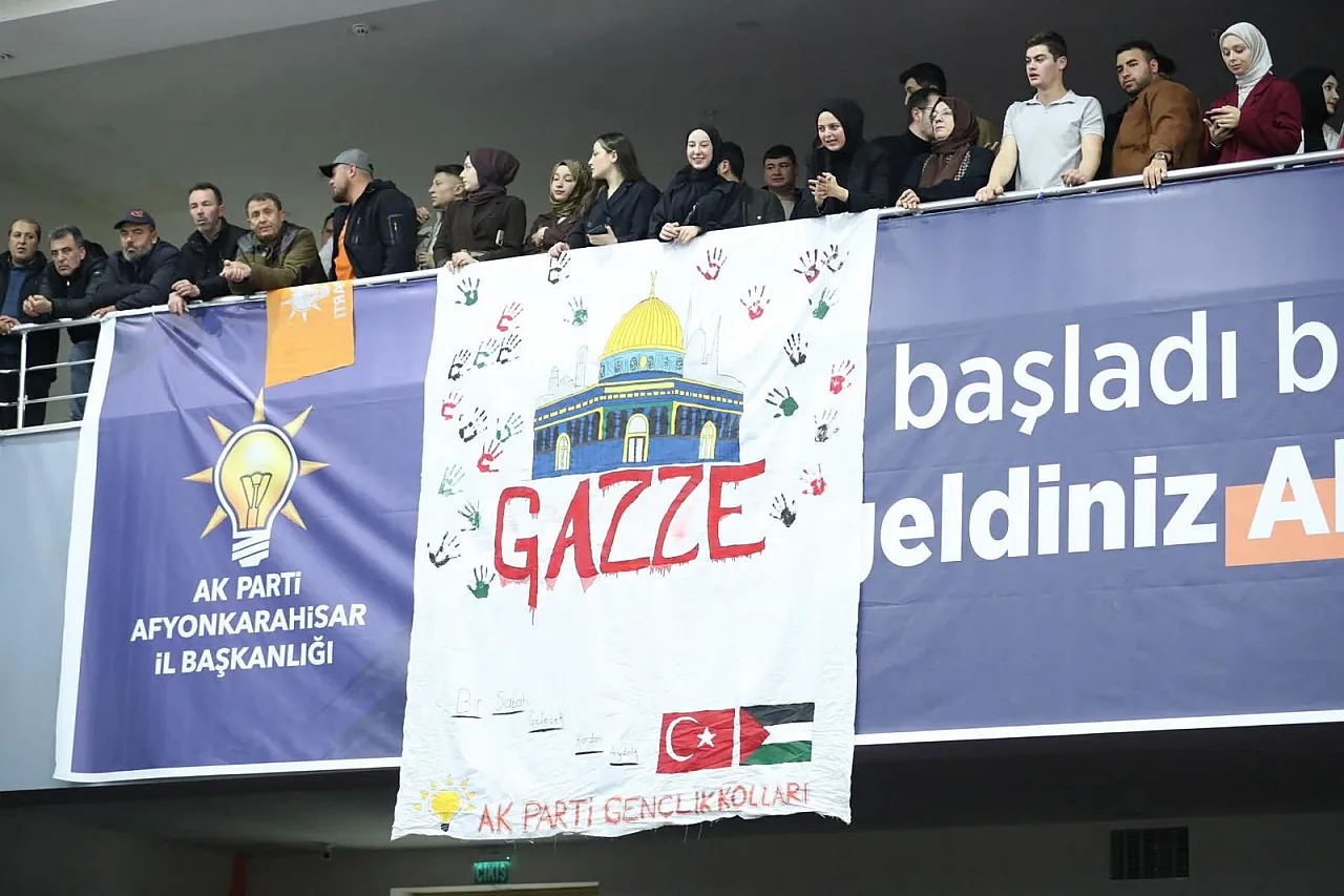 AK Parti'nin Kalbi Afyonkarahisar'da Attı