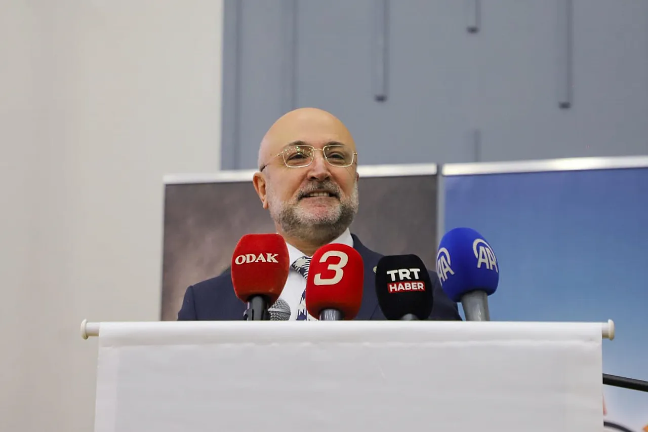 AK Parti'nin Kalbi Afyonkarahisar'da Attı