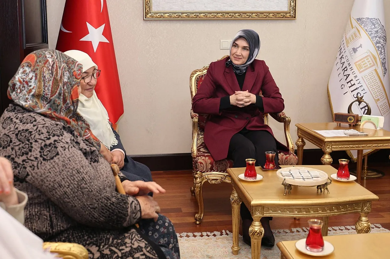 Devlet Ana Şehit Analarını Ağırladı