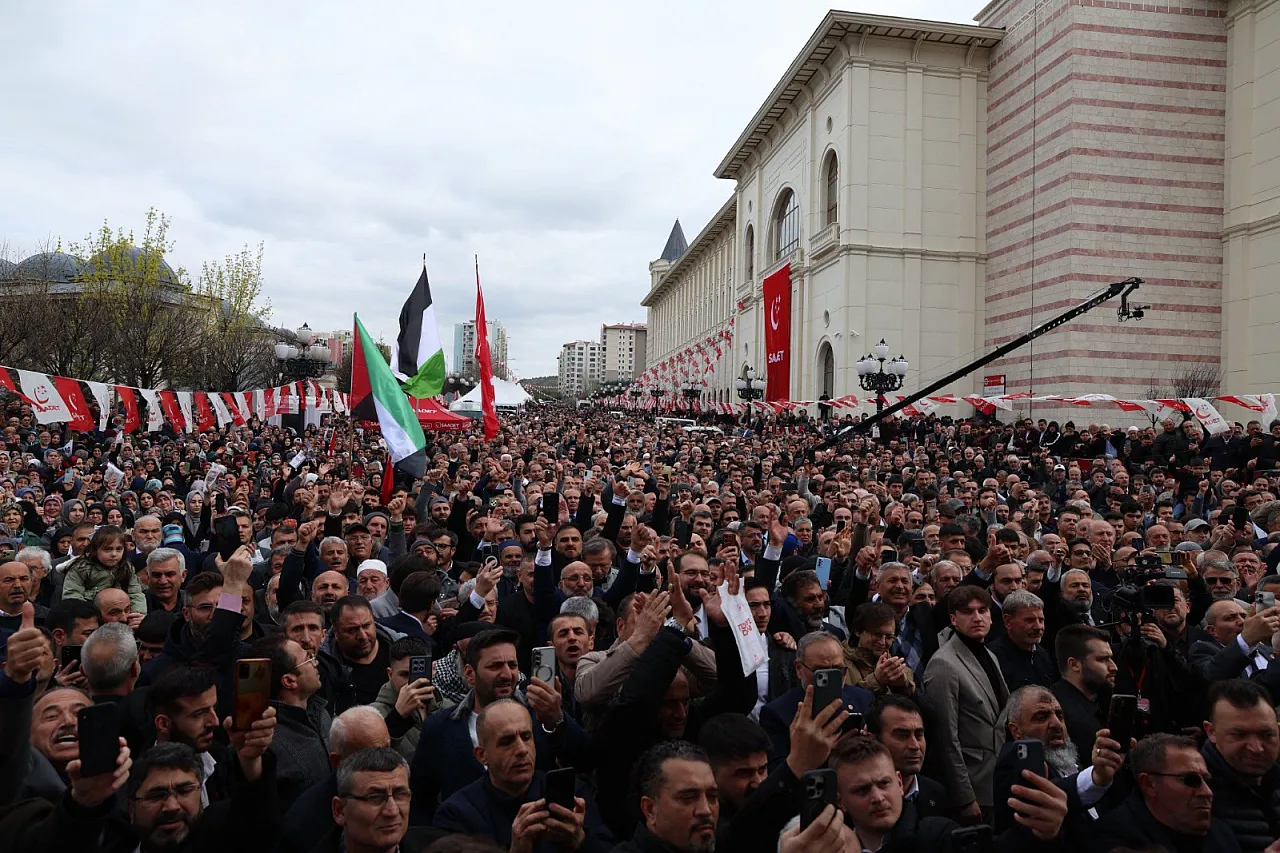 Saadet Partisi Afyon Teşkilatı, 20 Otobüsle Ankara'da