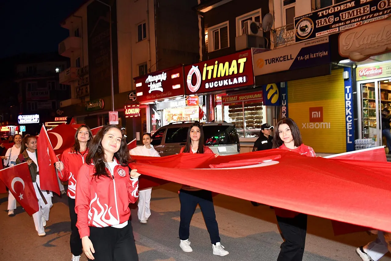 19 Mayıs Coşkusu Gençlik Yürüyüşü İle Başladı