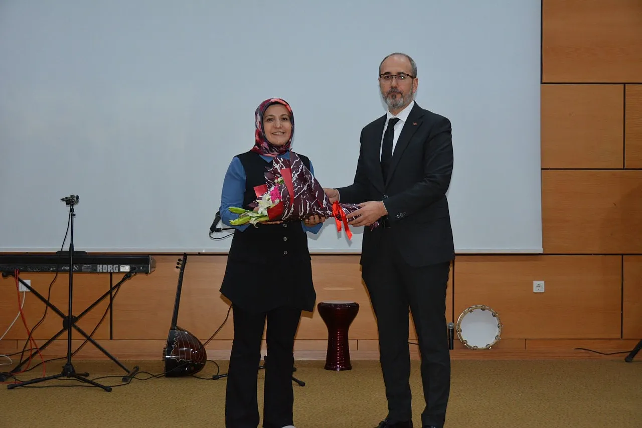 Afyon Devlet Hastanesi Yönetimi Hemşireleri Unutmadı
