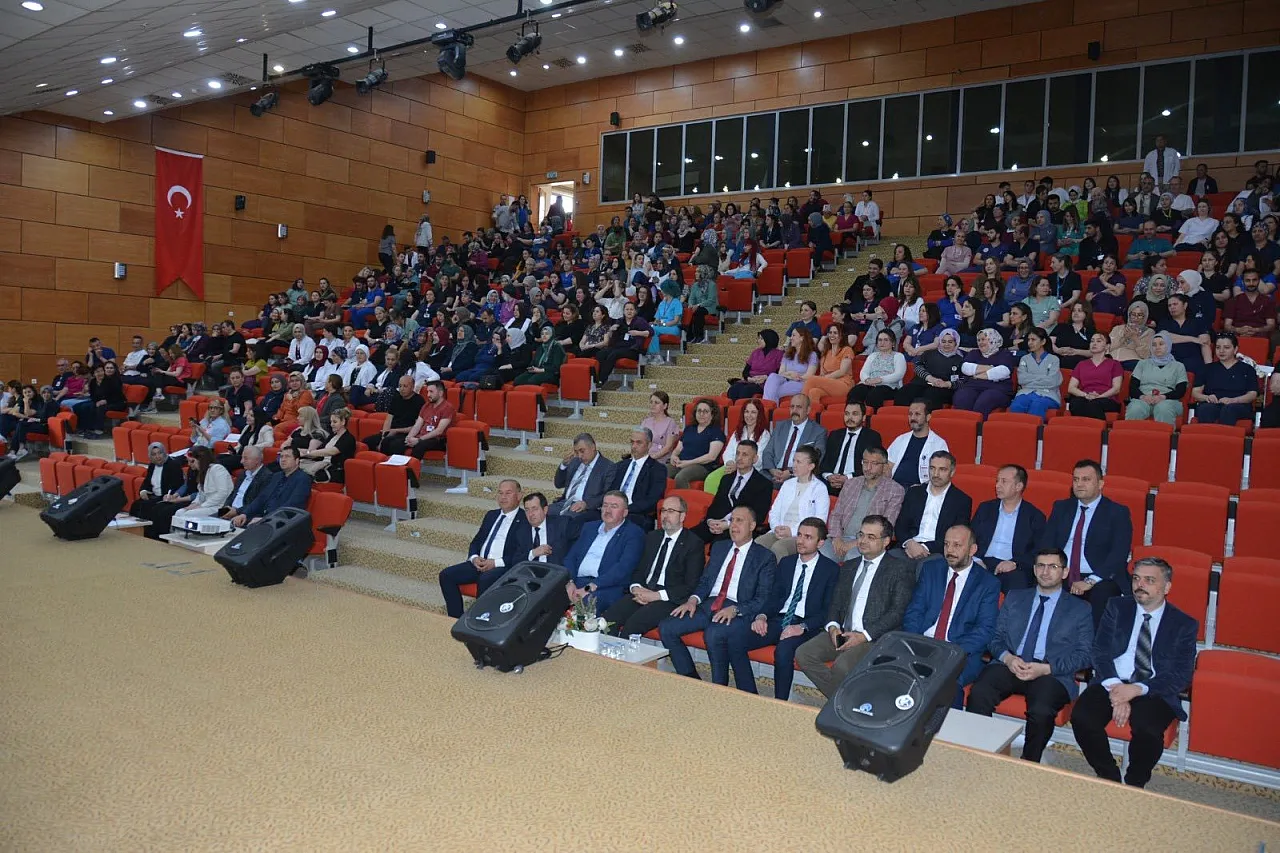 Afyon Devlet Hastanesi Yönetimi Hemşireleri Unutmadı