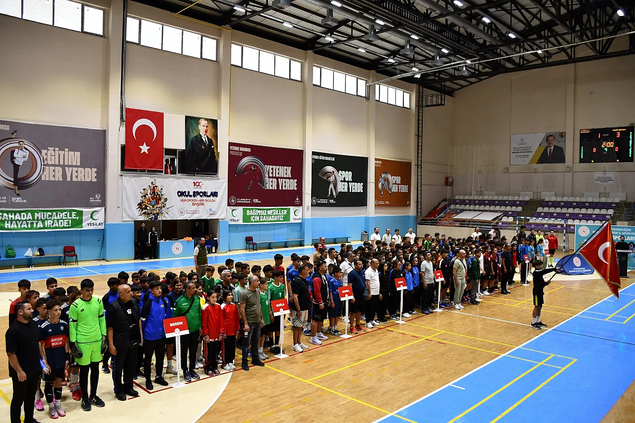 Afyon'da Futsal Yıldızlar Yarı Finaline 240 Sporcu Katılıyor