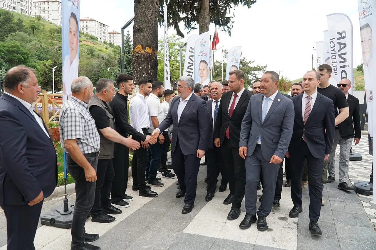 AK Parti 18 İlçede Bayramlaşma Düzenledi
