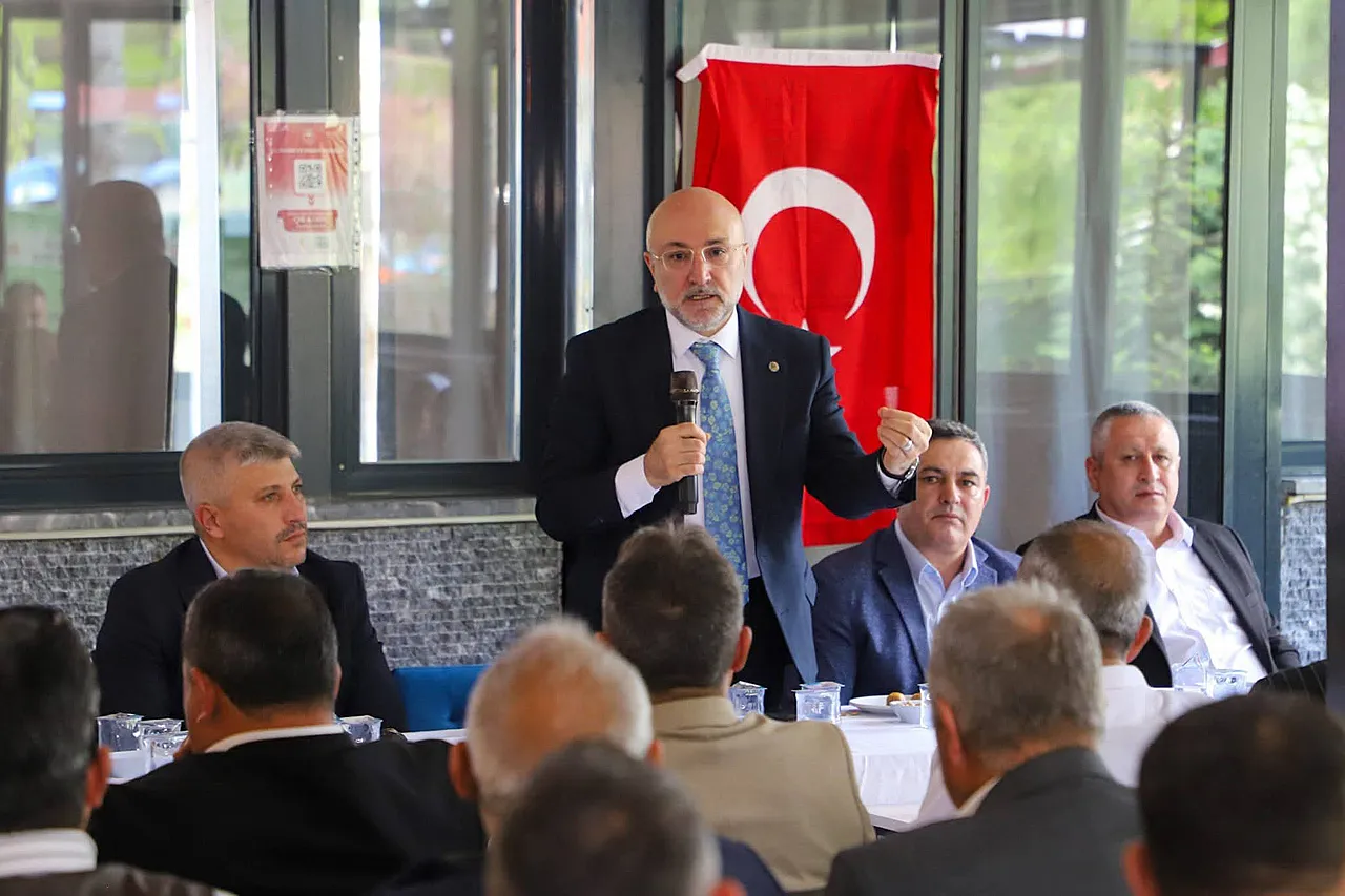AK Parti 18 İlçede Bayramlaşma Düzenledi