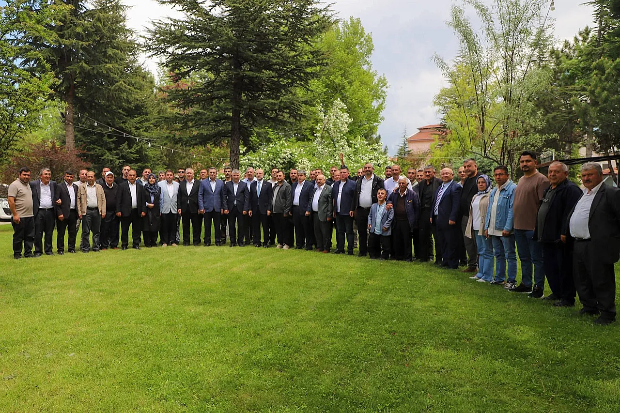 AK Parti 18 İlçede Bayramlaşma Düzenledi