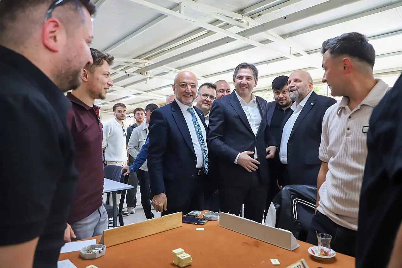 AK Parti 18 İlçede Bayramlaşma Düzenledi