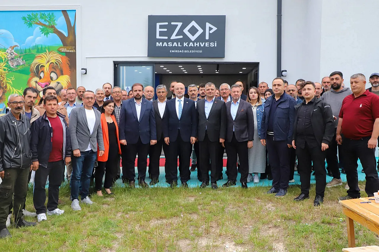 AK Parti 18 İlçede Bayramlaşma Düzenledi