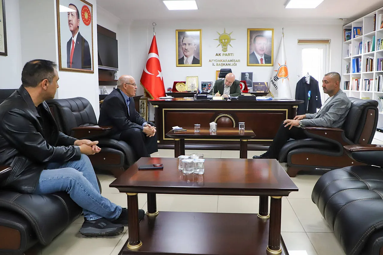 AK Parti'de İlçe Başkanları Toplandı