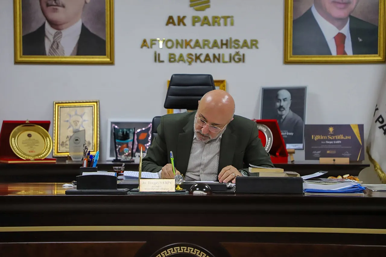 AK Parti'de İlçe Başkanları Toplandı