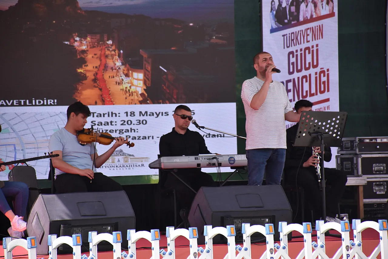 Gençlik Spor Festivali'nde Renkli Görüntüler