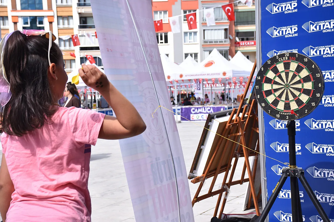 Gençlik Spor Festivali'nde Renkli Görüntüler