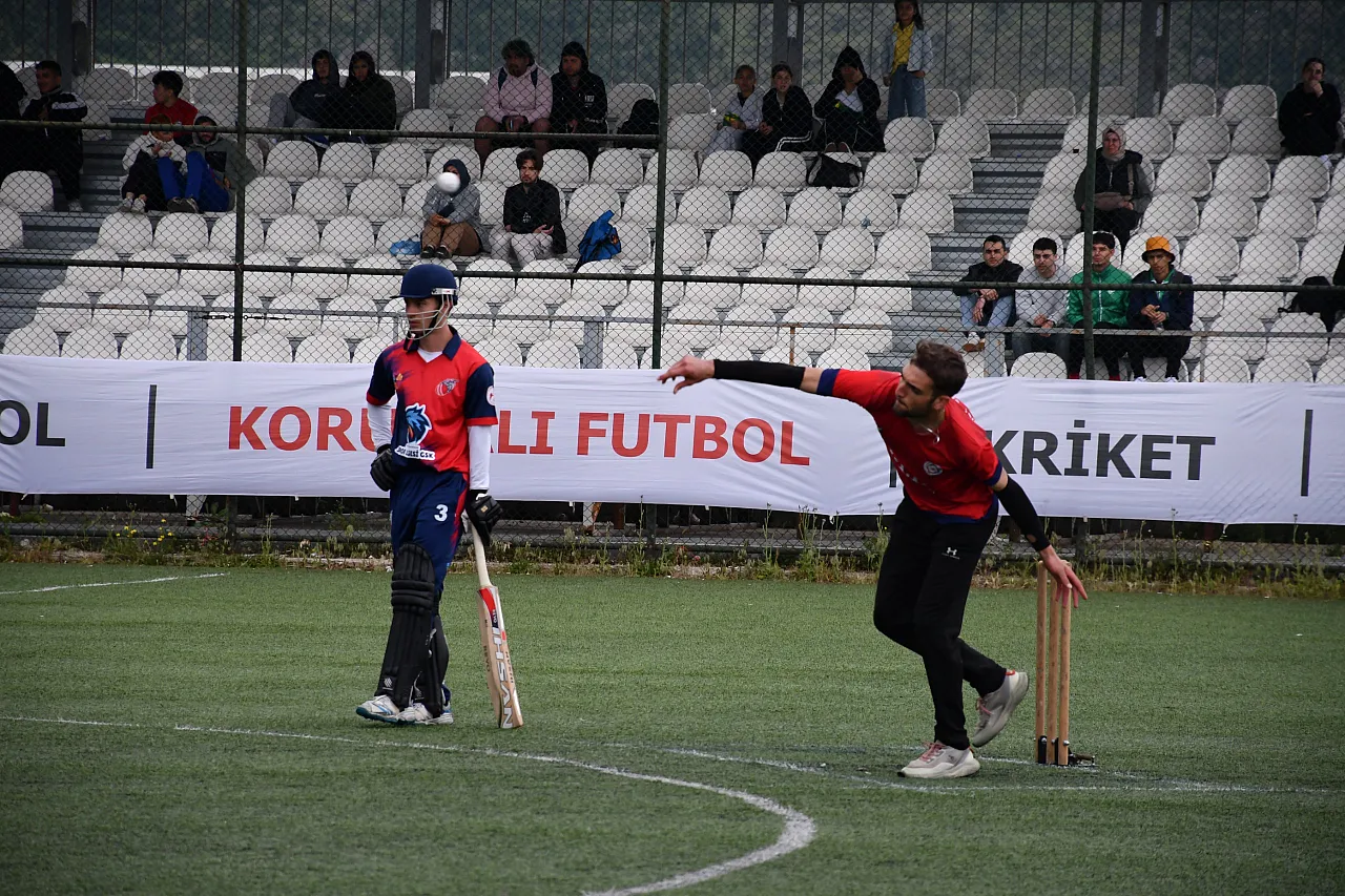Kriket Büyük Erkekler Şampiyonası'nda 200 Sporcu Yarıştı