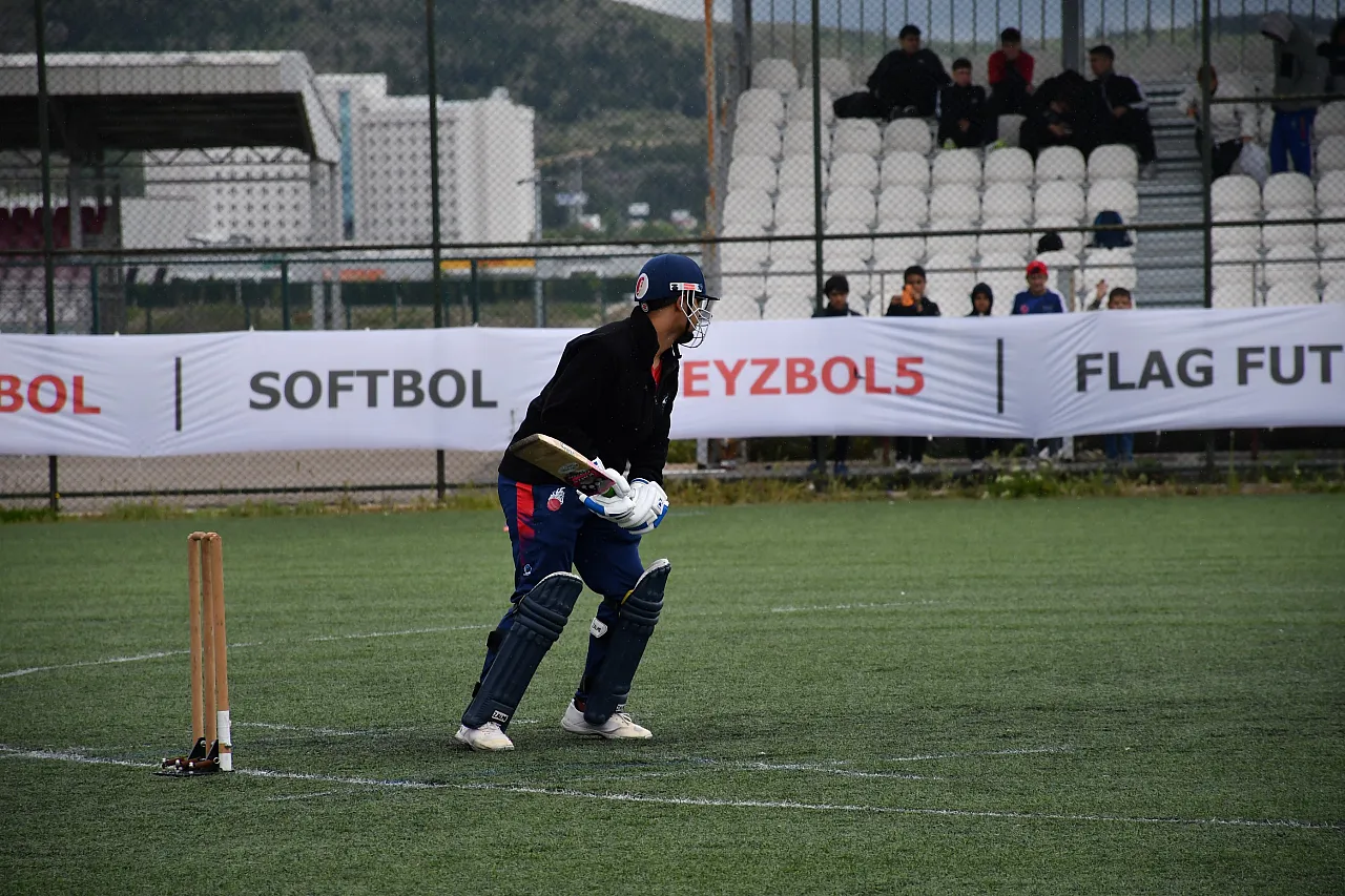 Kriket Büyük Erkekler Şampiyonası'nda 200 Sporcu Yarıştı