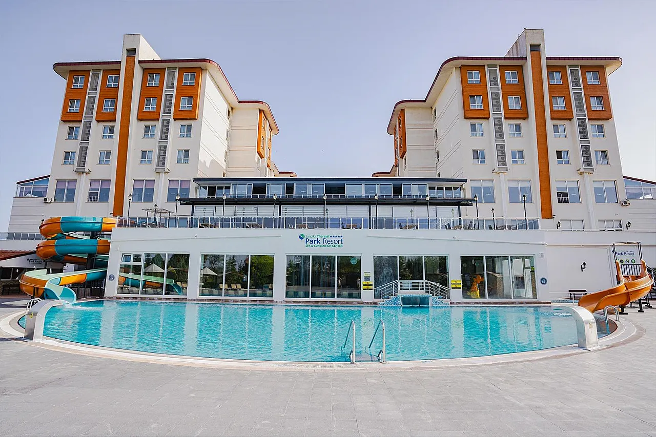 36 Bin TL Ödediler, Aç Yattılar! Afyon'daki Termal Tatil Kabusa Döndü