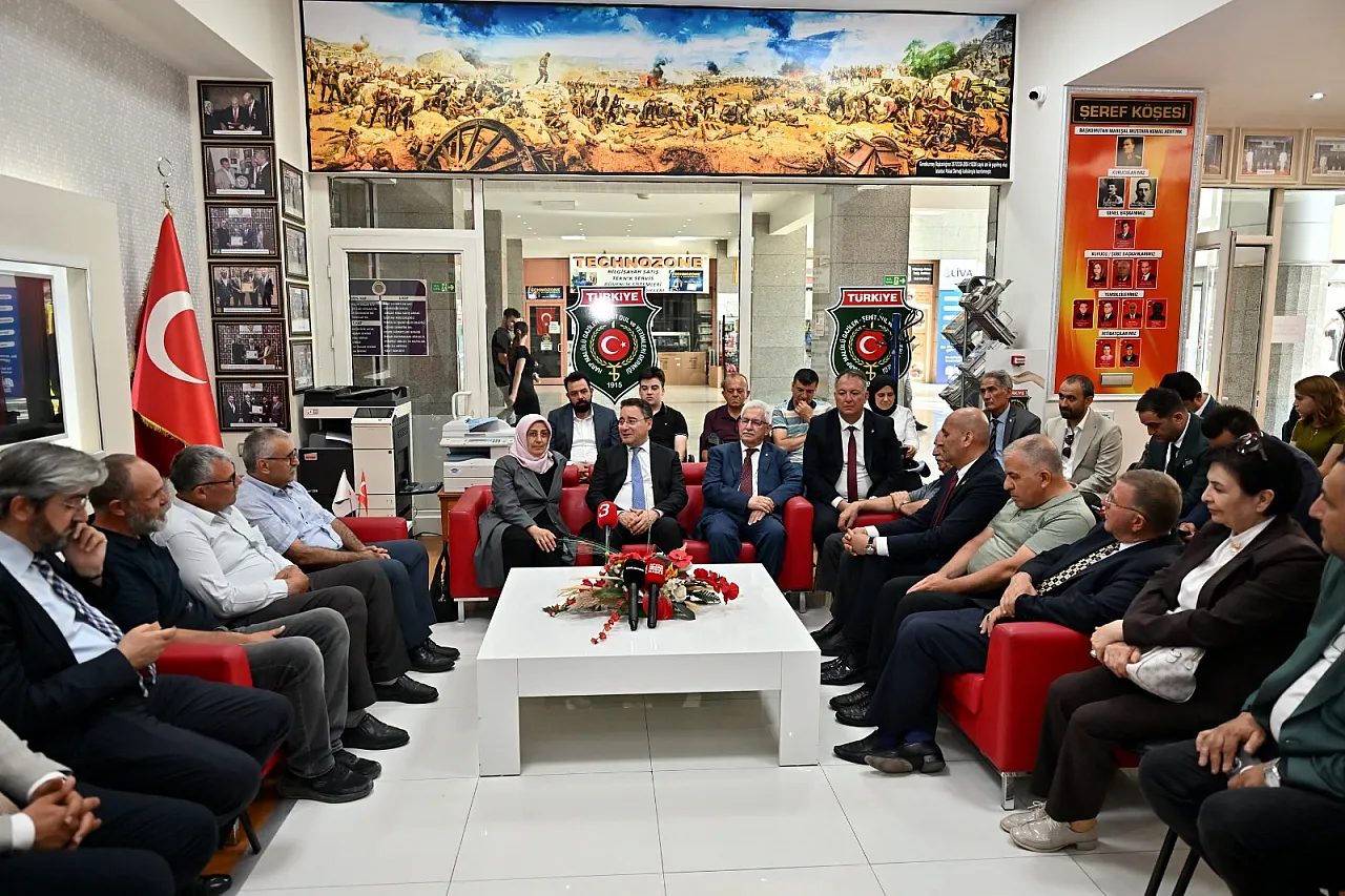 Afyon'un Eniştesi Afyon'da Esnafla Bir Araya Geldi