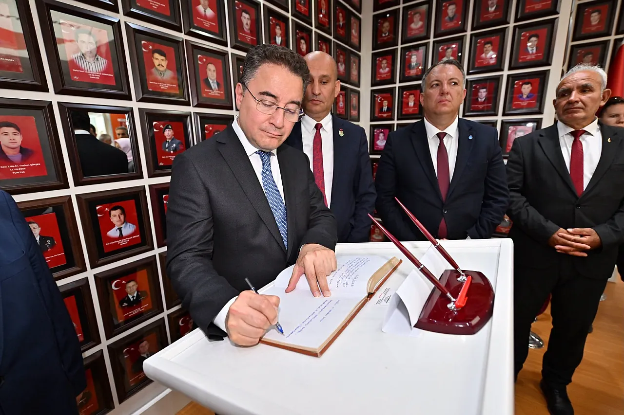 Afyon'un Eniştesi Afyon'da Esnafla Bir Araya Geldi