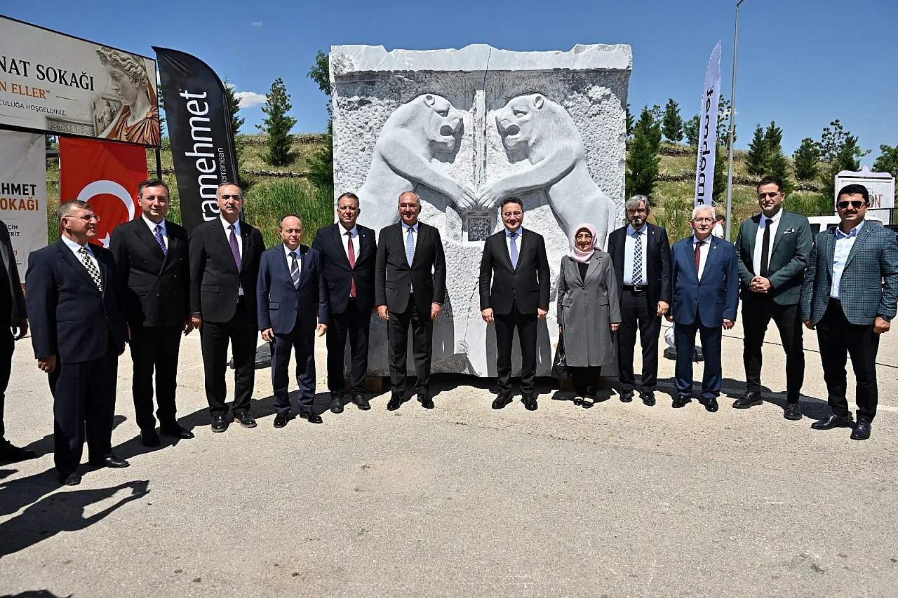 Afyon'un Eniştesi Afyon'da Esnafla Bir Araya Geldi