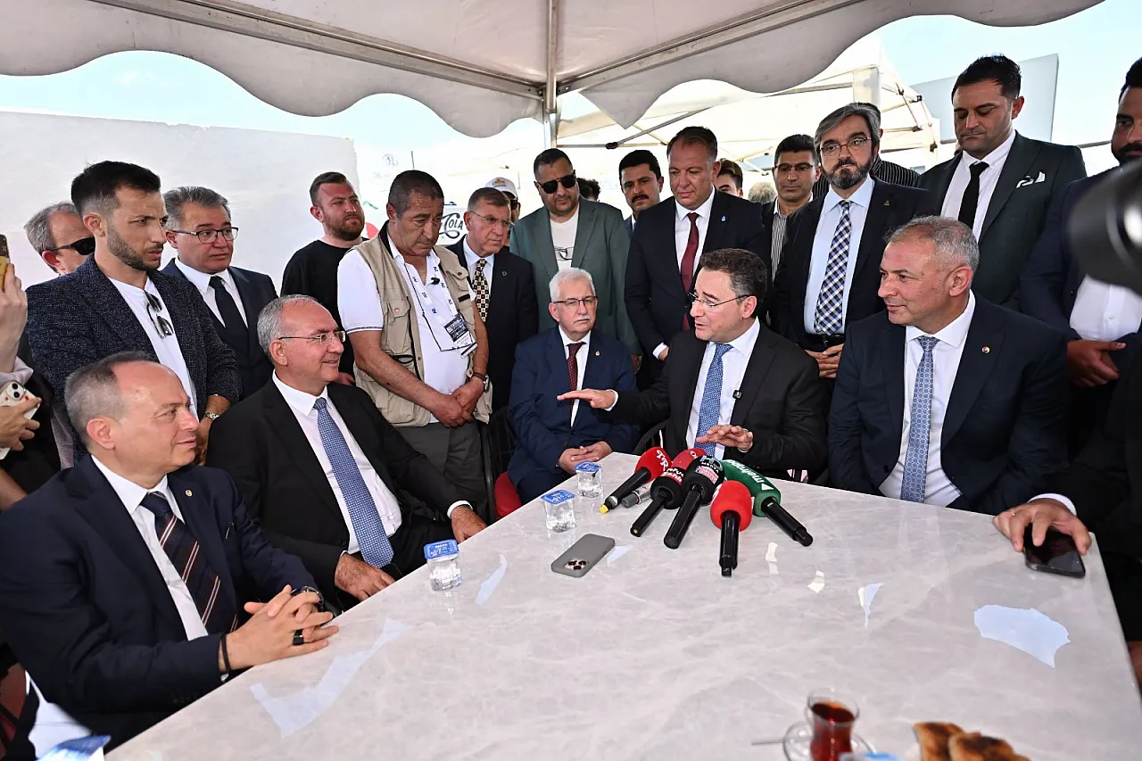 Afyon'un Eniştesi Afyon'da Esnafla Bir Araya Geldi