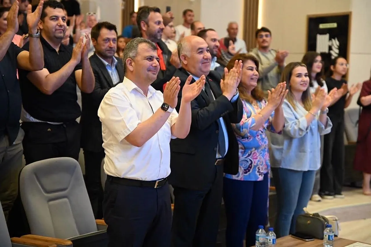 Emirdağ Mithatpaşa Ortaokulu'ndan 'Sanat Şöleni'