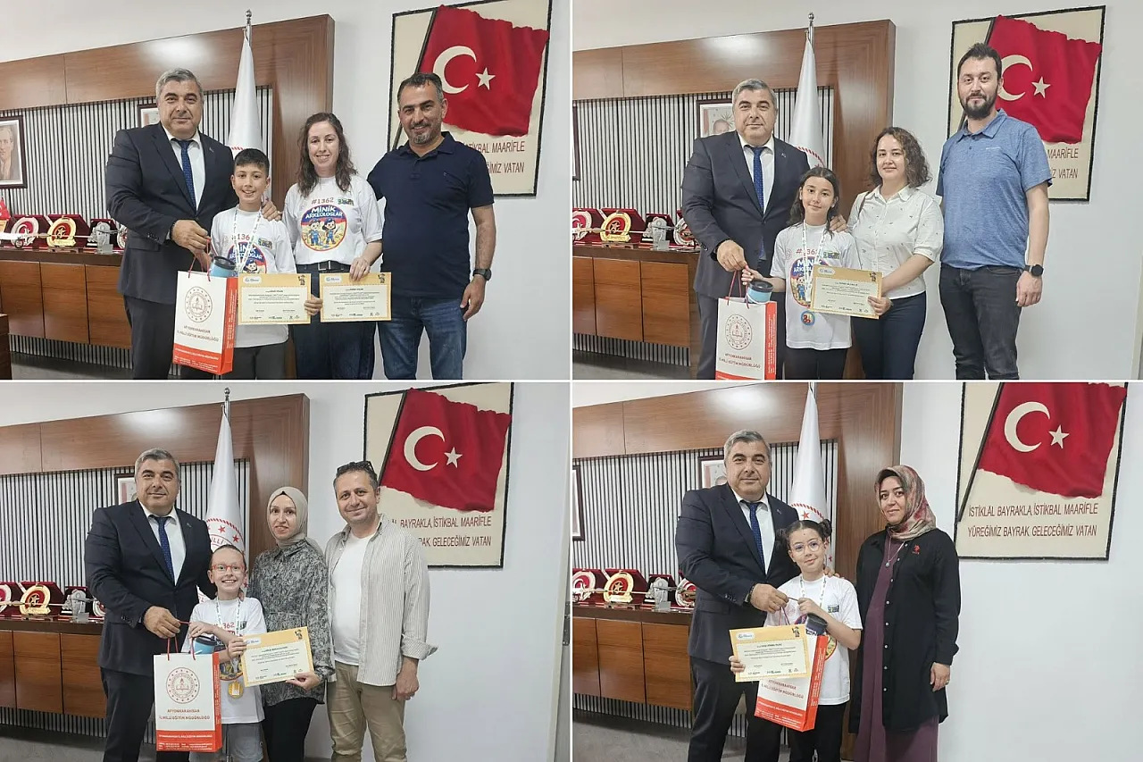 Müdür Sünnetci, Başarılı Öğrencilere Belge Verdi