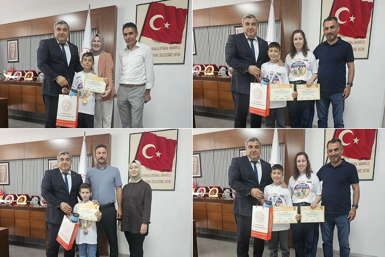 Müdür Sünnetci, Başarılı Öğrencilere Belge Verdi