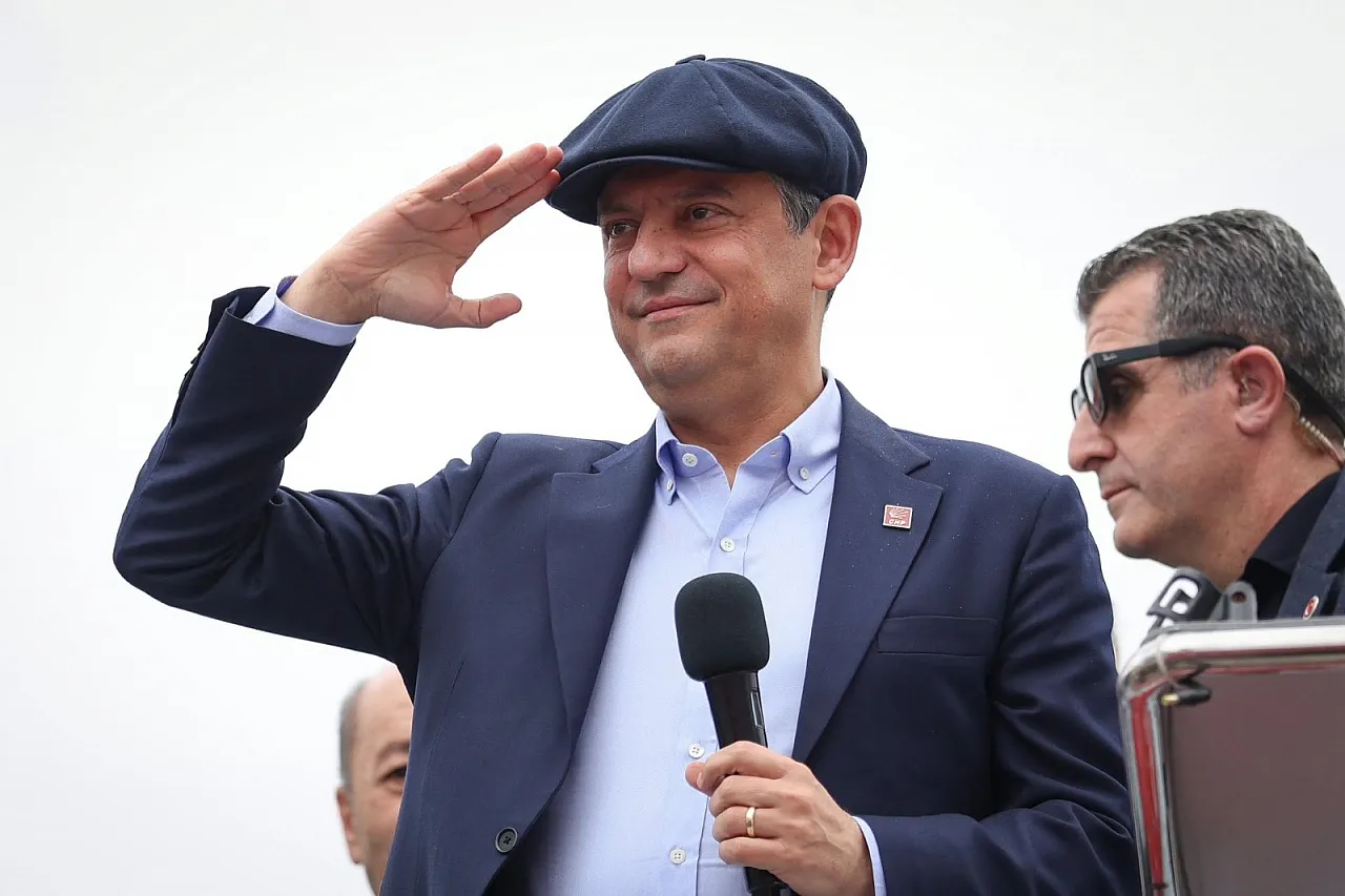 Özgür Özel'in Rotası: Genç Parti Formülü