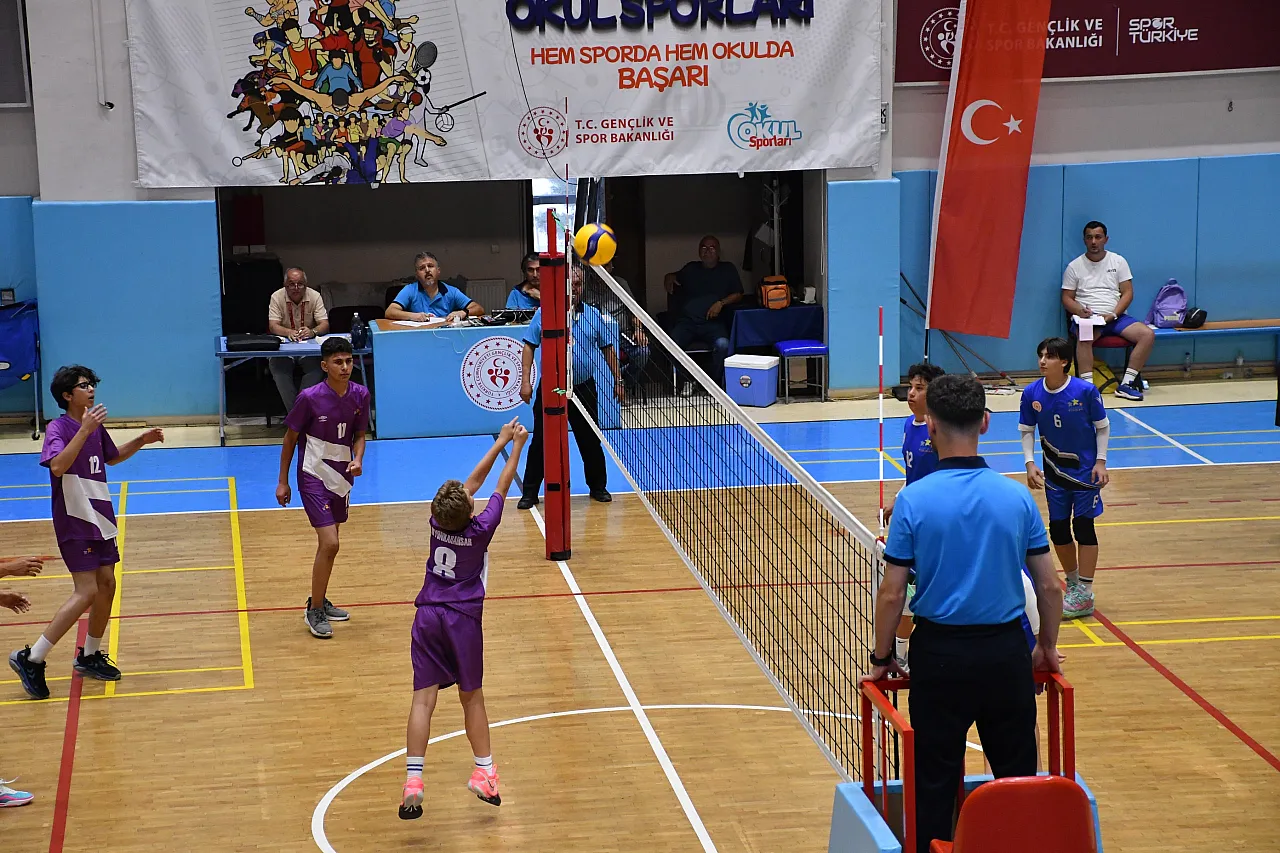 10 İlin Sporcuları Afyon'da Toplandı