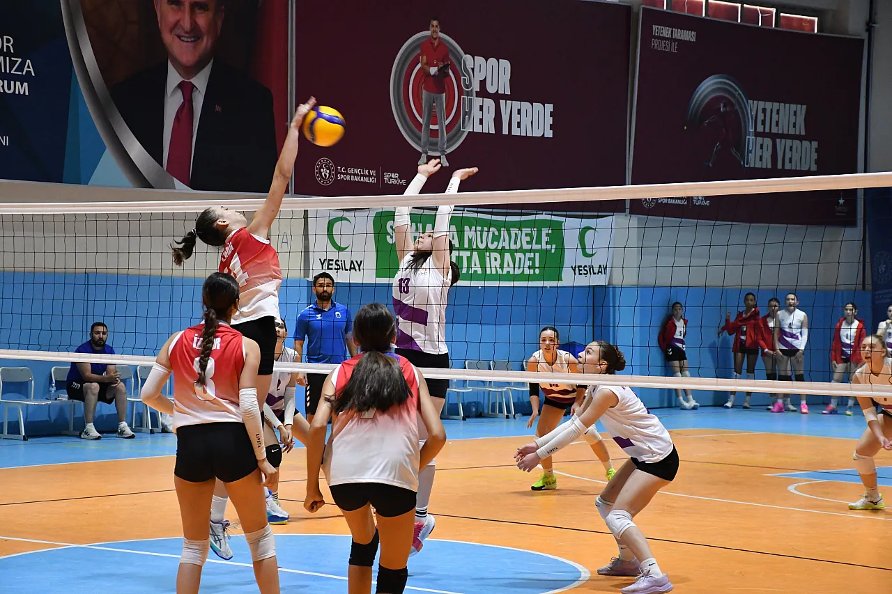 10 İlin Sporcuları Afyon'da Toplandı