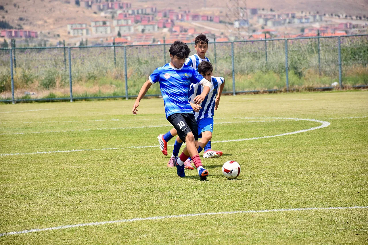 8 Farklı İlden Futbol Takımı Afyon'da