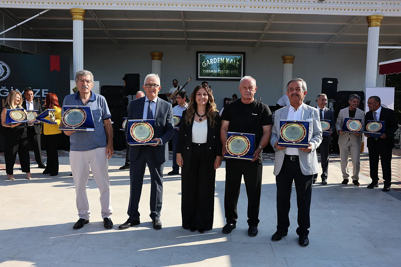 Afyon Barosu'ndan Dikkat Çeken Adli Tatil Mesajı: Adalet Varsa Toplum Var