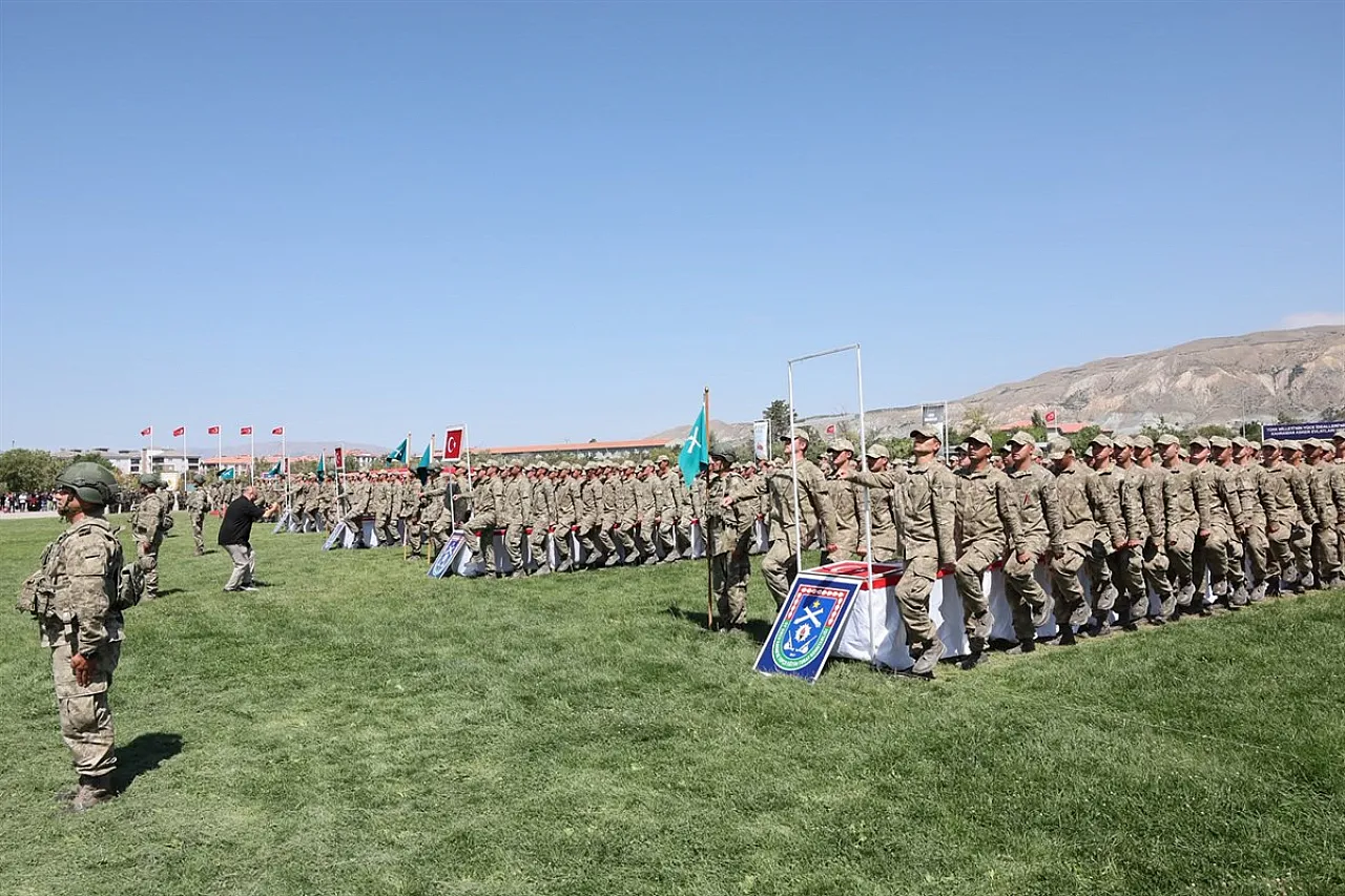 AK Parti Milletvekili Yurdunuseven, Bedelli Erlerin Ant İçme Törenine Katıldı