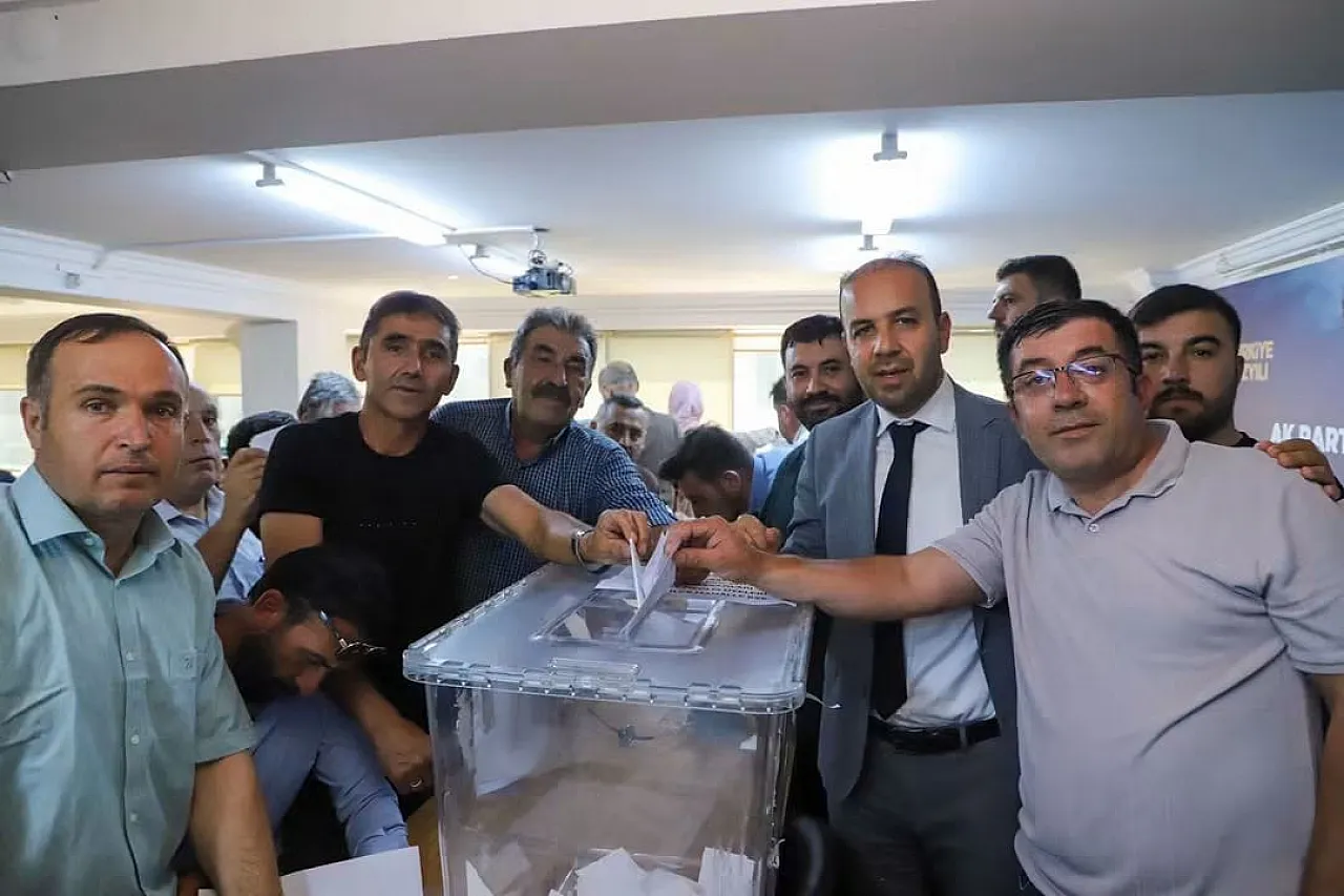 AK Parti Temayül Yoklamasında İnce Mesajlar