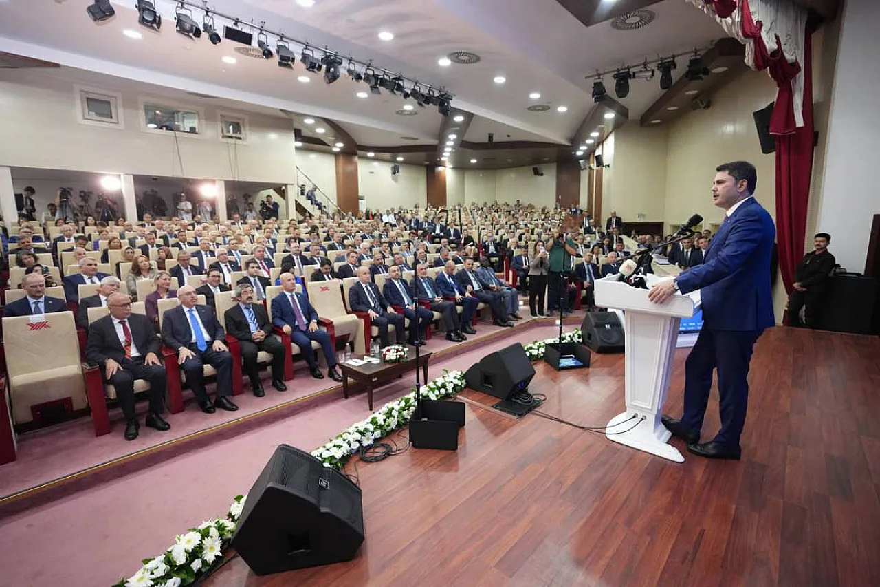 AFSÜ Rektörü, Bakan Kurum'la Akademi Lansmanında Bir Araya Geldi