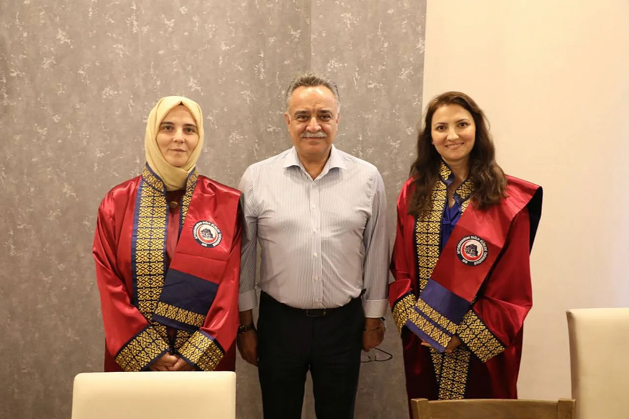 AFSÜ'de Yeni Kadrolara Atanan 11 Akademisyen Cübbe Giydi