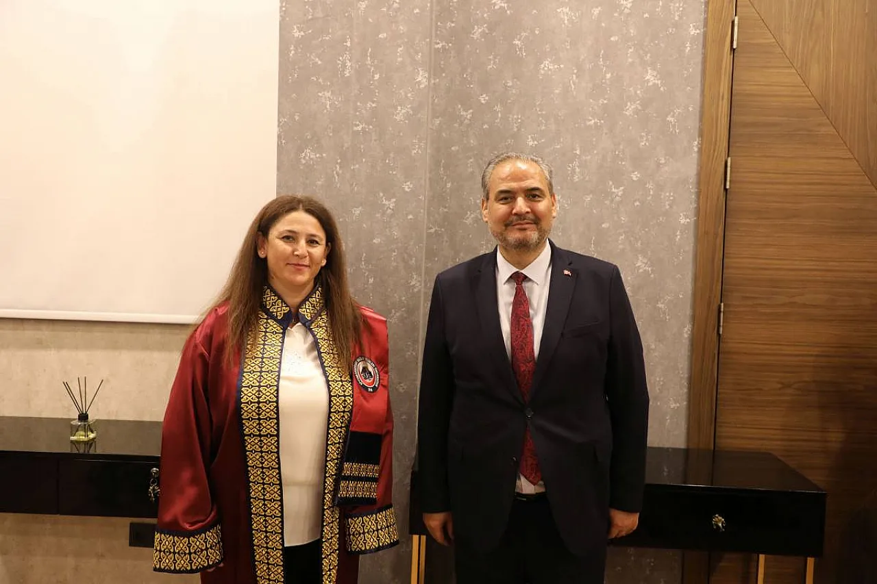 AFSÜ'de Yeni Kadrolara Atanan 11 Akademisyen Cübbe Giydi