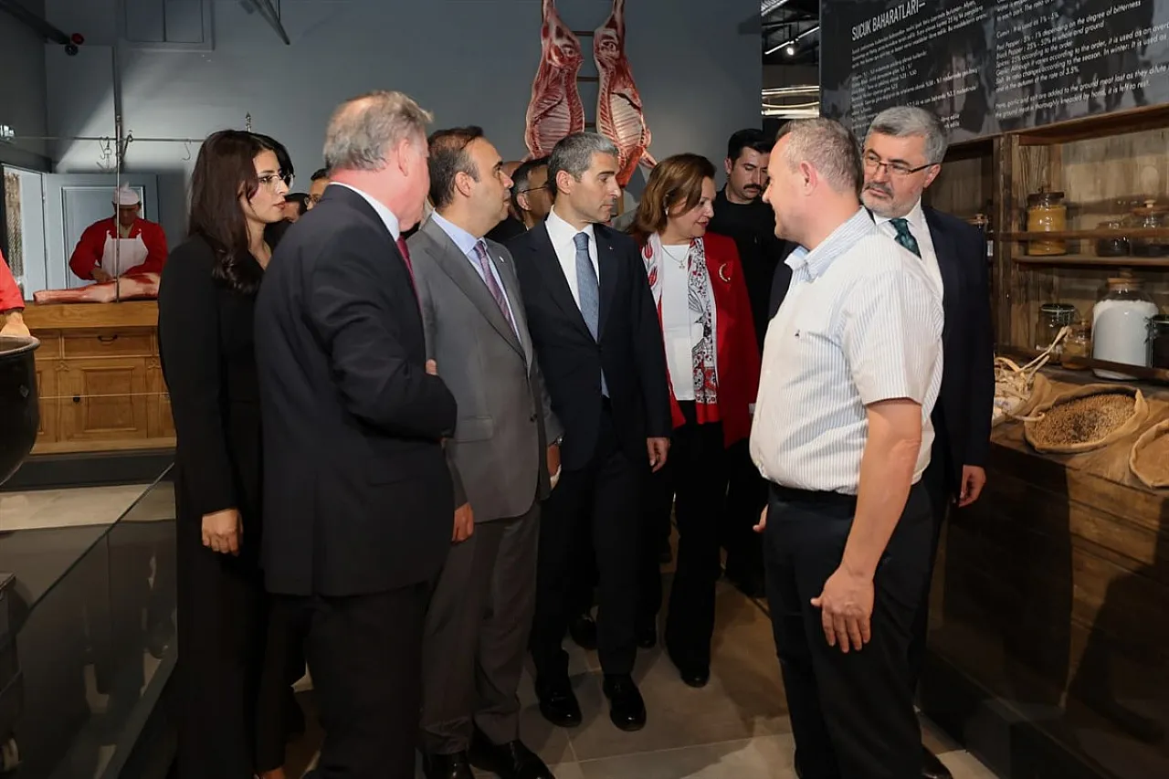 Bakan Kacır: Afyonkarahisar Kalkınmanın Öncü Şehirlerinden