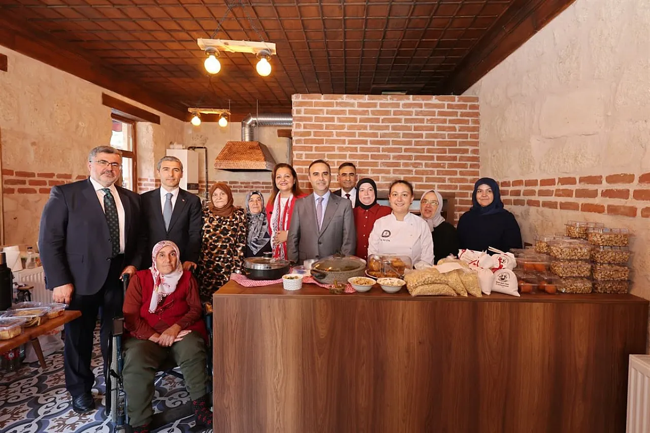 Bakan Kacır: Afyonkarahisar Kalkınmanın Öncü Şehirlerinden
