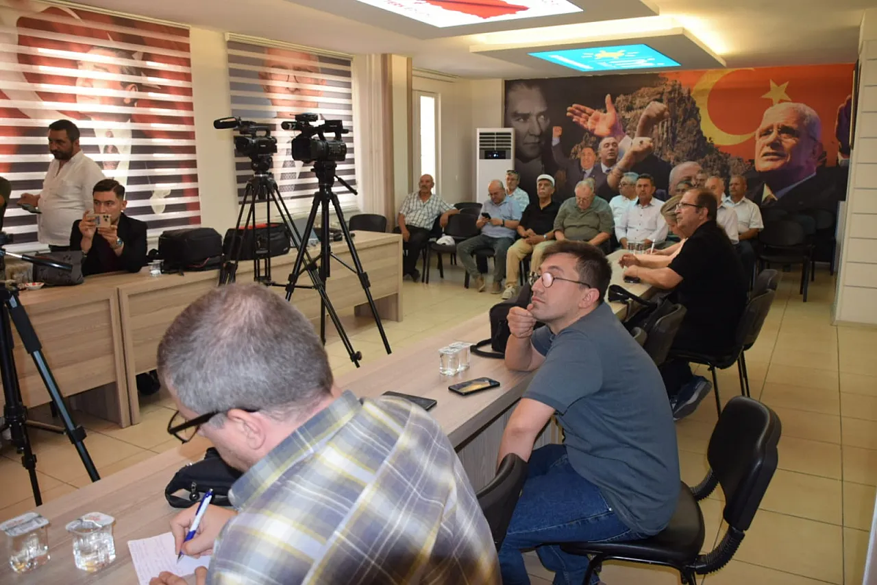 İYİ Partili Mısırlıoğlu: Sandıklı Hüseyin Develi Huzurevinde Neler Oluyor?