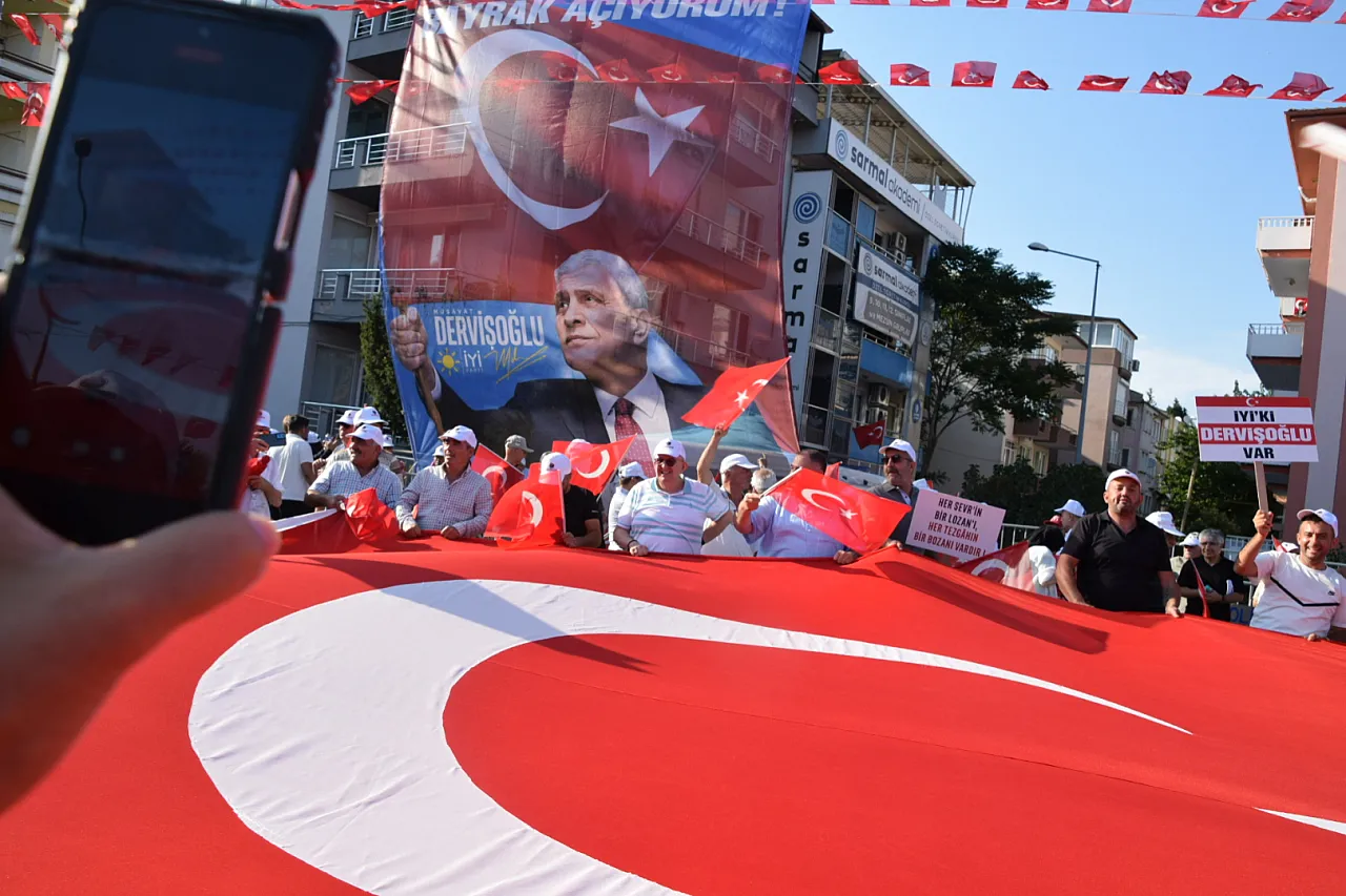 Mısırlıoğlu: Düğün Ve Harman Zamanı Balıkesir Mitingindeydik