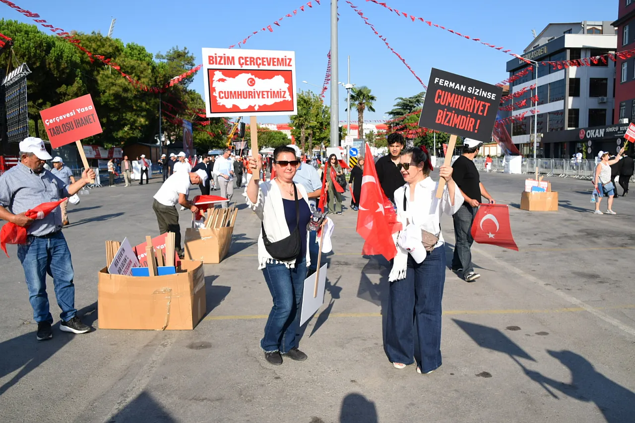 Mısırlıoğlu: Düğün Ve Harman Zamanı Balıkesir Mitingindeydik