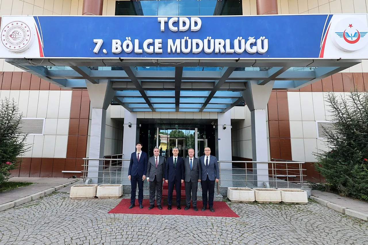 24 Saatlik Yolculuk Buradan Yönetiliyor! Vali Aktaş İnceledi