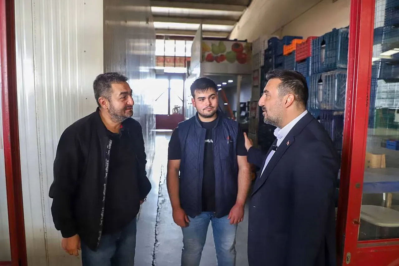 Esnafı Dinledi, Hastalara Geçmiş Olsun Dileklerini İletti
