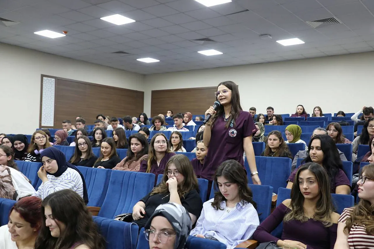 AFSÜ Öğrencileri Taleplerini Rektör'e İletti!