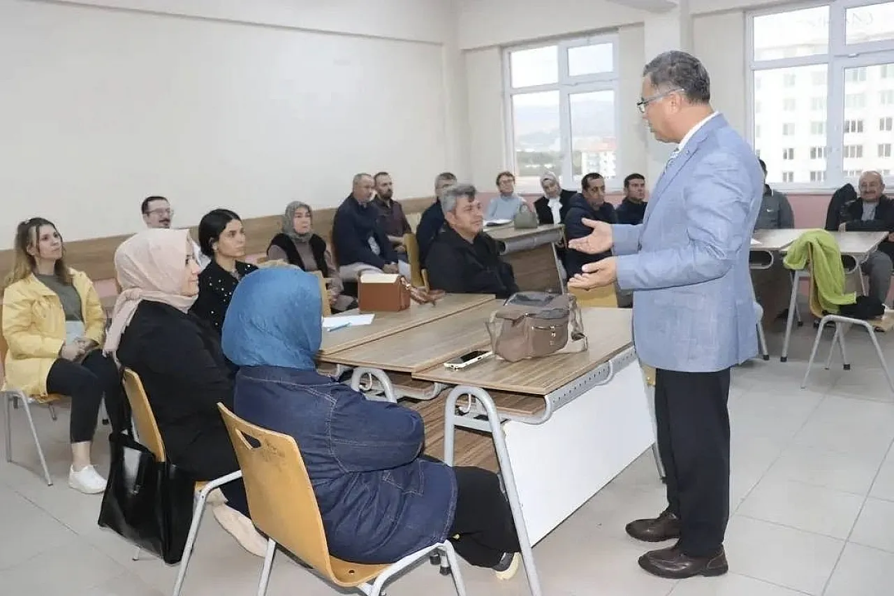 Afyon'da 240 Öğretmeni İlgilendiren Eğitim Başladı! 3 Hafta Sürecek